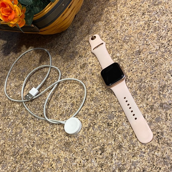 Apple Other - Apple Watch Series 4 GPS 40mm Model A1977 Pink S/M Band APPLE NO LONGER SUPPORTS